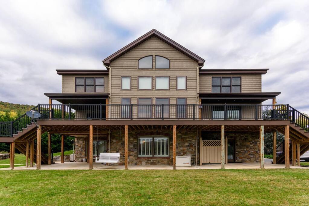 @ Riverside Manor * Dauphin